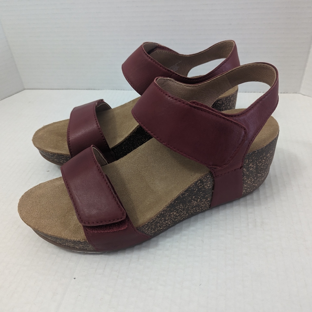 Women's Burgundy Sandals